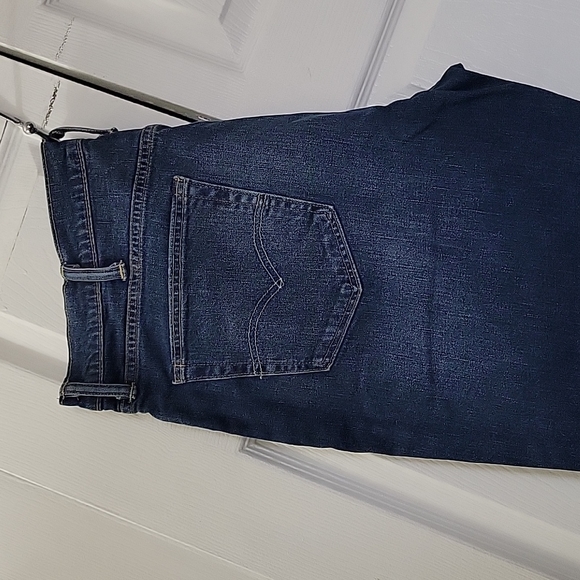 Levi's Jeans 👖 - Picture 3 of 4